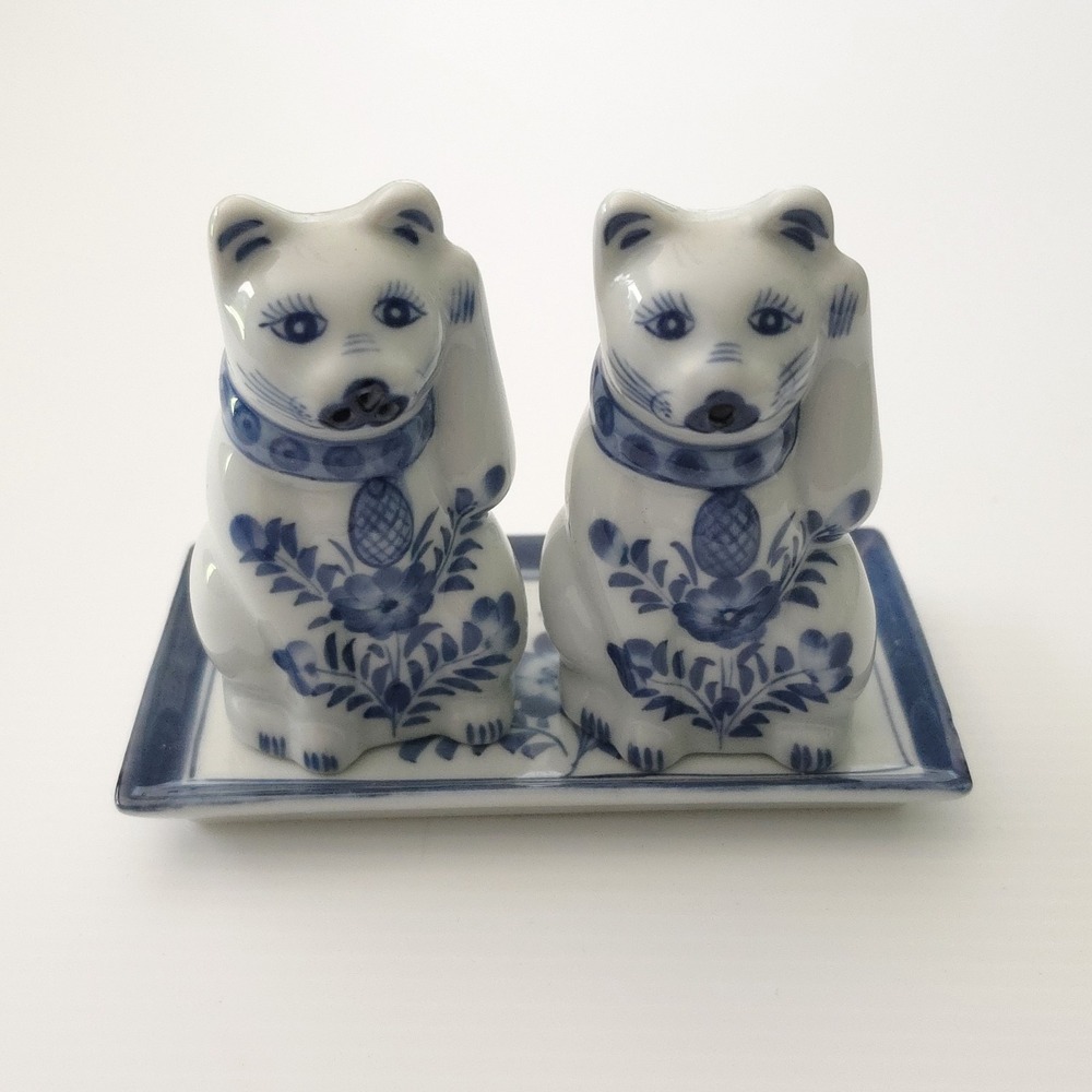 Vintage Lucky Cats SALT & PEPPER Shakers Blue and White Floral Waving 3pc set